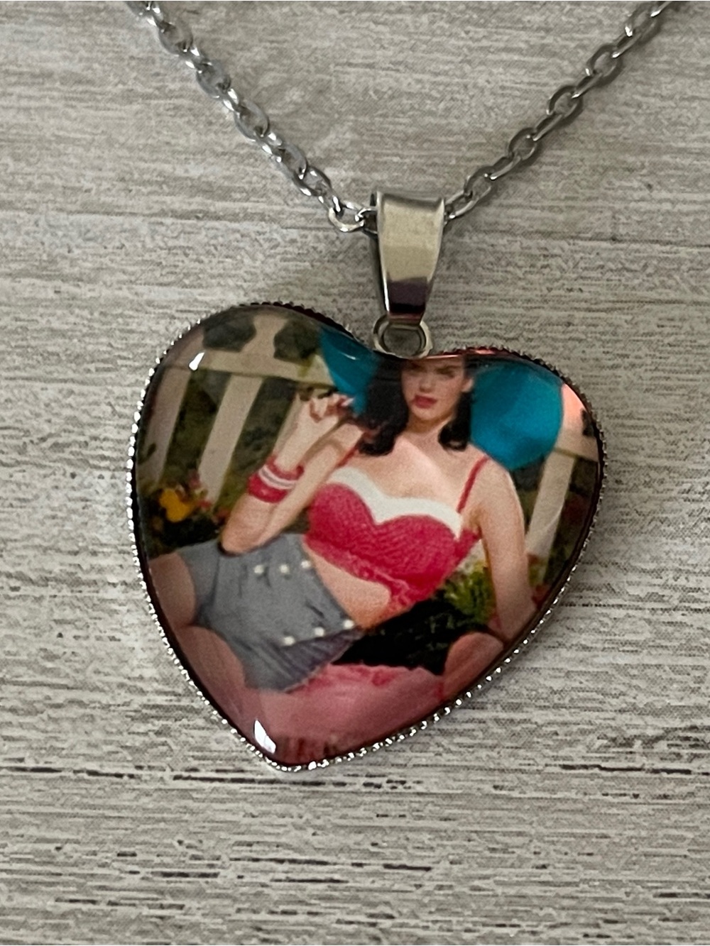 Katy Perry Pinup Heart Necklace 18”